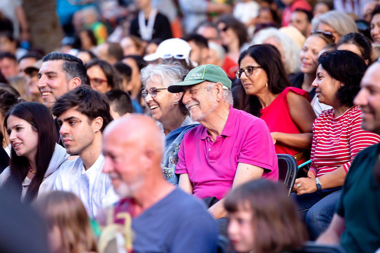 MUECA reúne en Puerto de la Cruz a miles de personas, testigos del buen funcionamiento de su ‘máquina de la alegría’