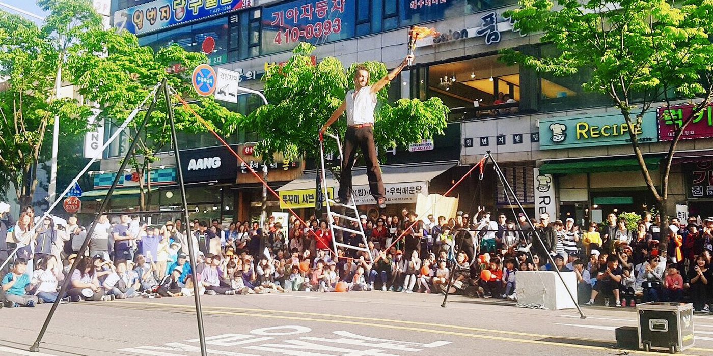 Bubble Street Cirkus – Juriy Longhi