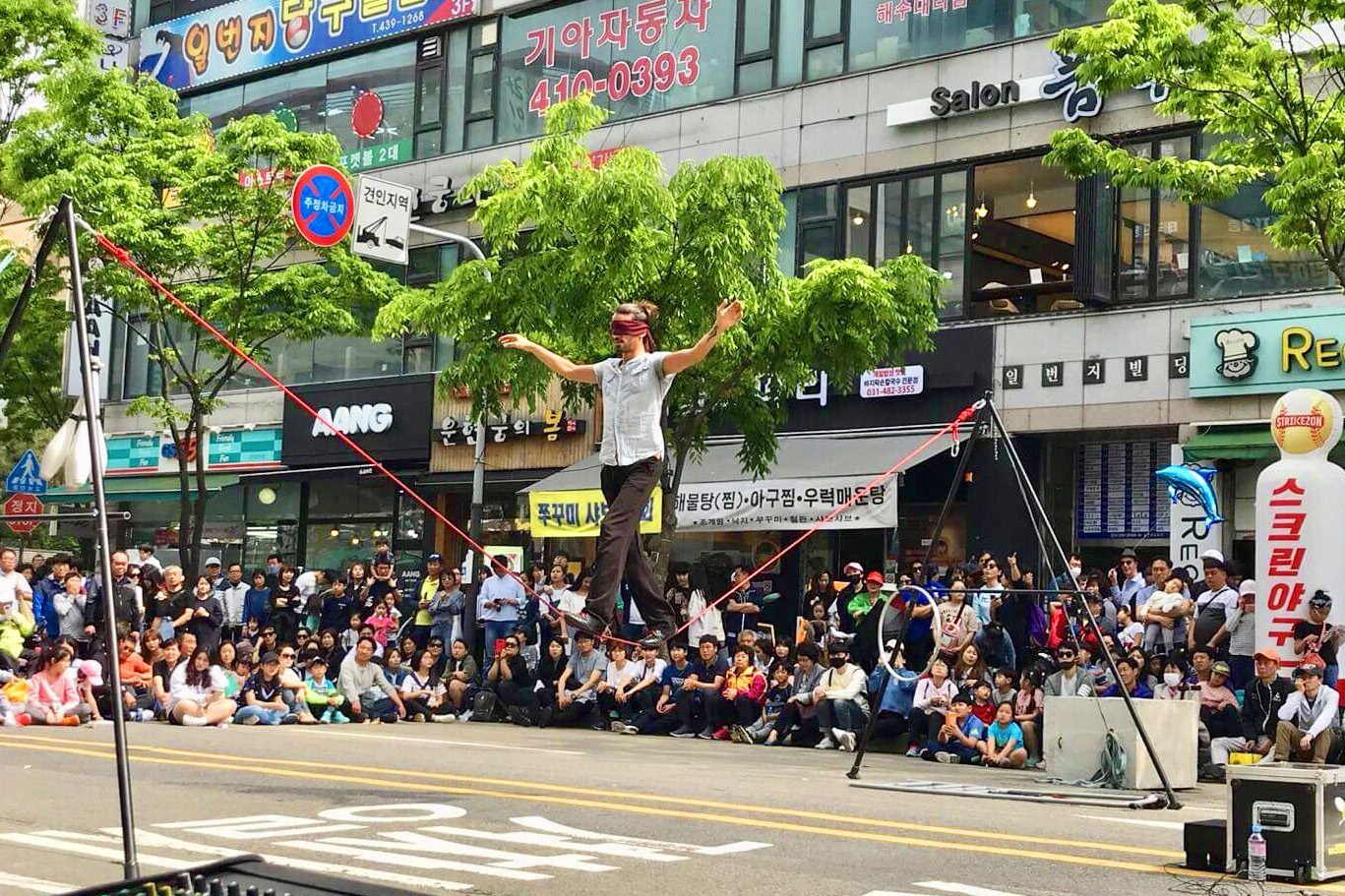 Bubble Street Cirkus – Juriy Longhi