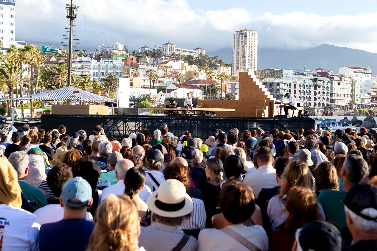 MUECA pone el broche de oro con circo australiano, clown finlandés y la memoria de Puerto de la Cruz en un domingo de vértigo